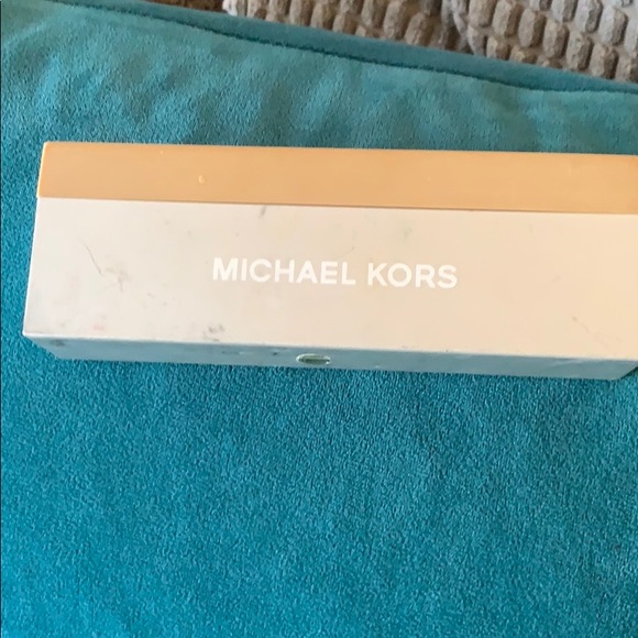 Michael kors reading glasses. Beautiful frame - Picture 8 of 9